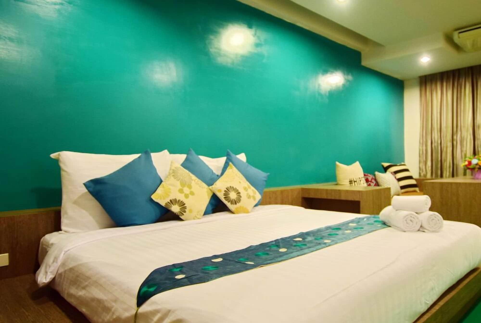 Franjipani Resort HHQ Extérieur photo