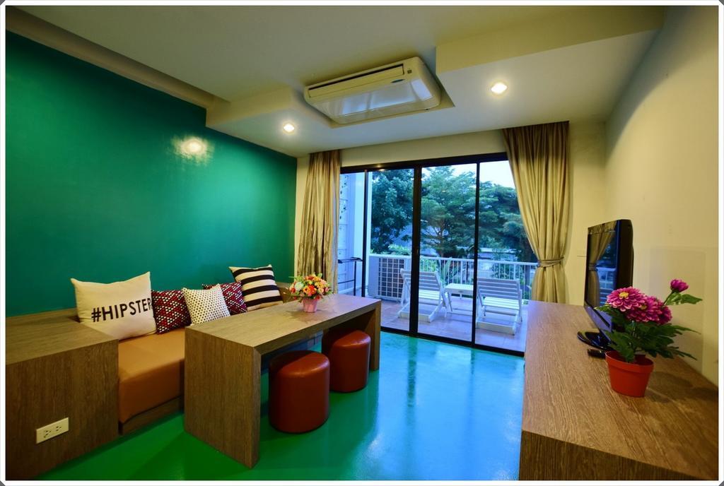 Franjipani Resort HHQ Extérieur photo