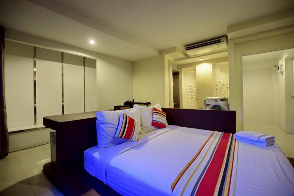 Franjipani Resort HHQ Extérieur photo