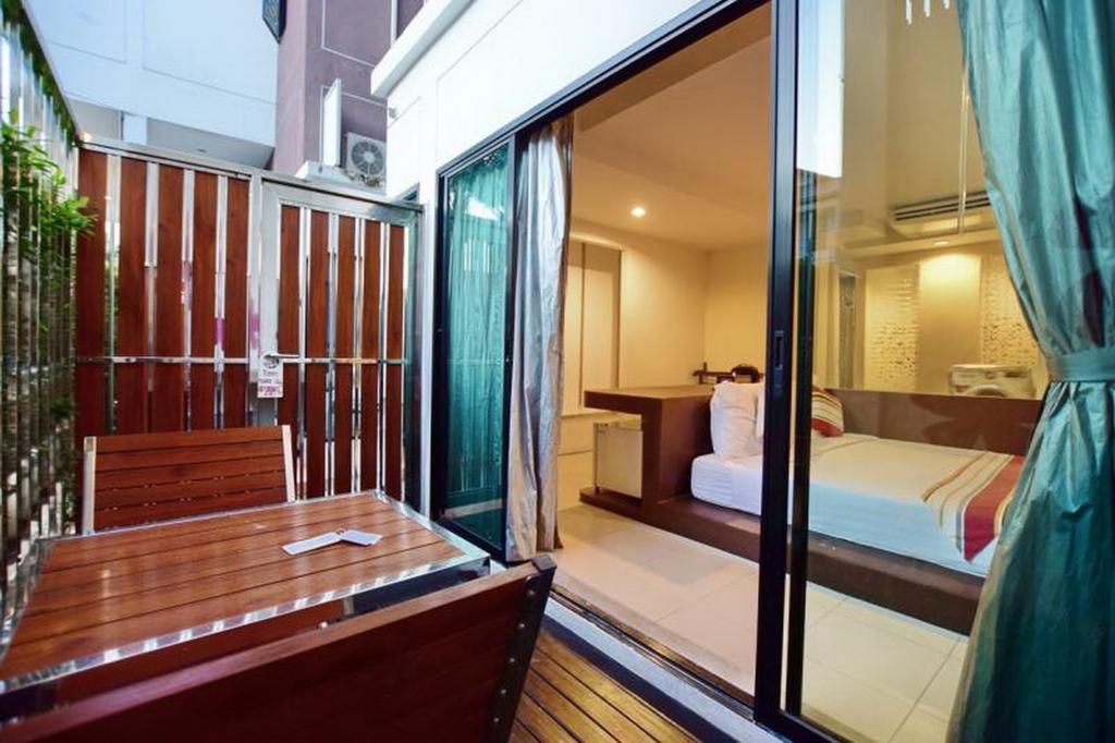 Franjipani Resort HHQ Extérieur photo